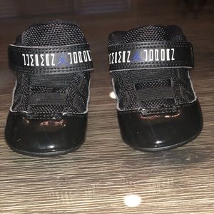 Jordan Nike baby black patent leather shoe 1c